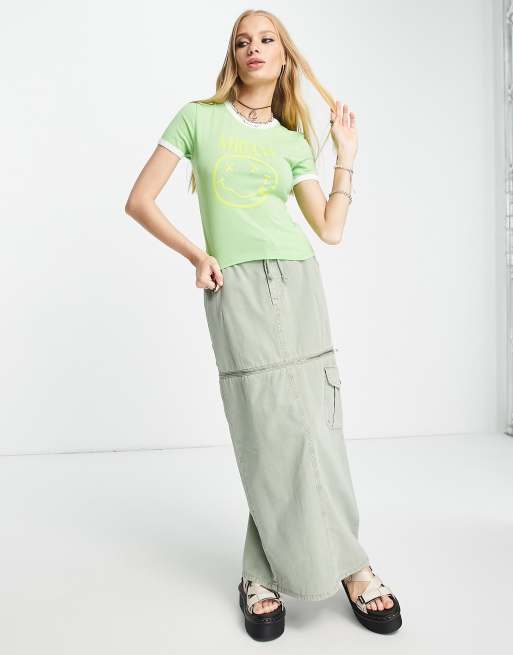 Camiseta verde muy entallada con ribetes y estampado gráfico de Nirvana de Topshop, 4 de 4
