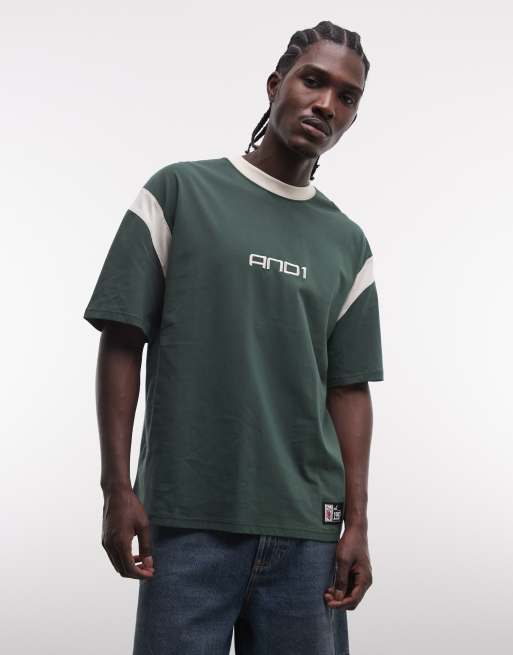 Camiseta verde oscuro extragrande con estampado de baloncesto en la espalda y logo de AND1, 2 de 5