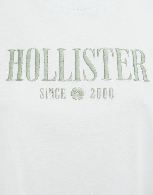 Camiseta verde salvia con logo de texto de Hollister, 2 de 4