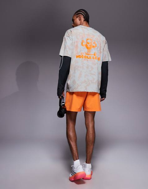 Camiseta verde salvia efecto tie dye con estampado trasero "Noodle legs" de adidas Training - view 1