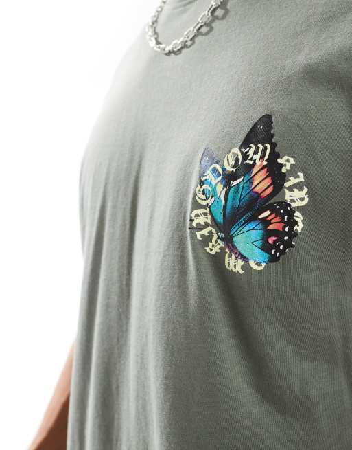 Camiseta verde salvia oscuro holgada con estampado de mariposa en la espalda de ONLY & SONS, 3 de 4