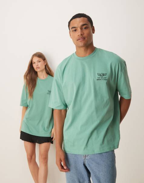 Camiseta verde unisex extragrande con estampados de Buzz Lightyear de "Toy Story" de Disney Pixar de ASOS DESIGN - view 1