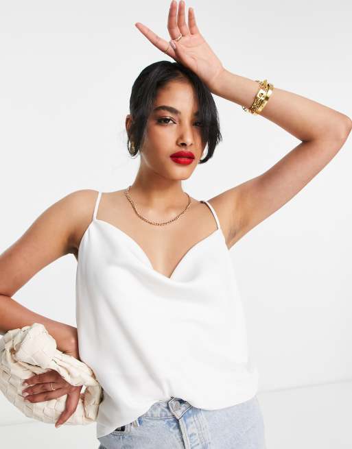 Camisola blanca con escote desbocado de satén de River Island