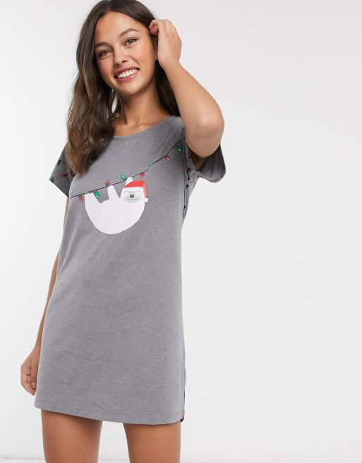 Camisón con estampado de perezoso y luces de Navidad de punto de Loungeable
