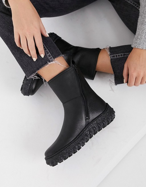 Camper flatform leather boots in black