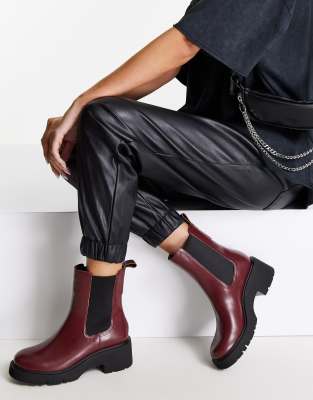 Camper leather heeled chelsea boots in burgundy