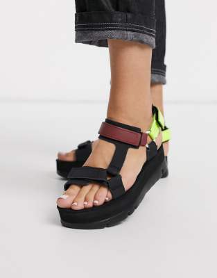 camper oruga sandals black