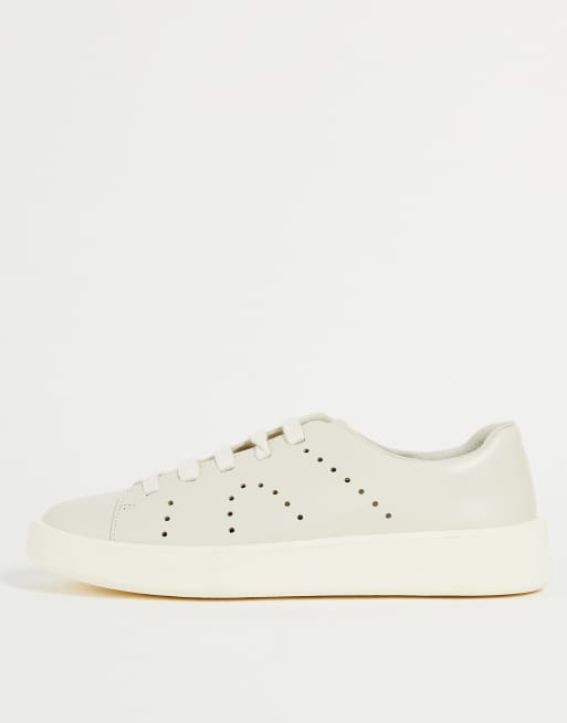 Camper – Vita minimalistiska sneakers i läder