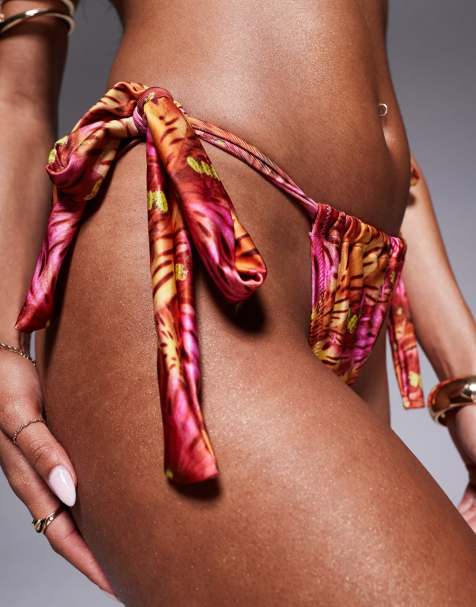 Candypants - Bikinibroekje met abstracte print en gestrikte zijkanten in multi - view 1