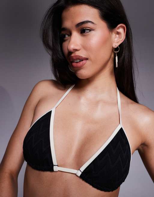 Candypants – Strukturiertes Triangel-Bikinioberteil in Schwarz mit Kontrastborte, 2 von 4