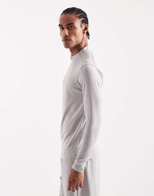 CAPO – Active Core – Ljusgrå t-shirt med långa ärmar och kvartslång dragkedja, 5 av 5