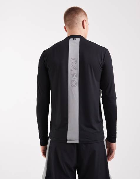 CAPO – Langärmliges Sport-Shirt in Schwarz mit Rückenprint und kurzem Reißverschluss - view 1