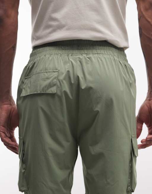 CAPO – Leichte Cargo-Shorts in Grün, 4 von 5