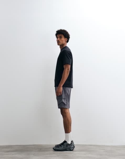 CAPO lightweight cargo shorts in dark grey - view 1