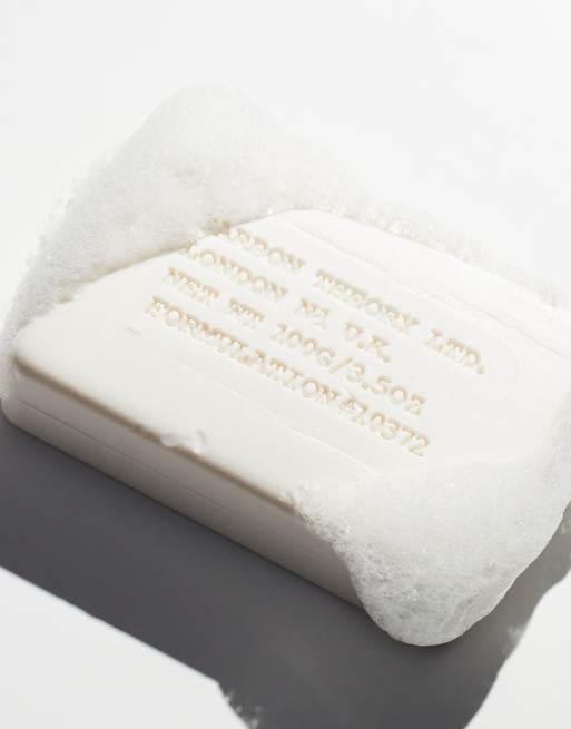Carbon Theory - barra limpiadora con ácido salicílico y manteca de karité 100 g, 2 de 4