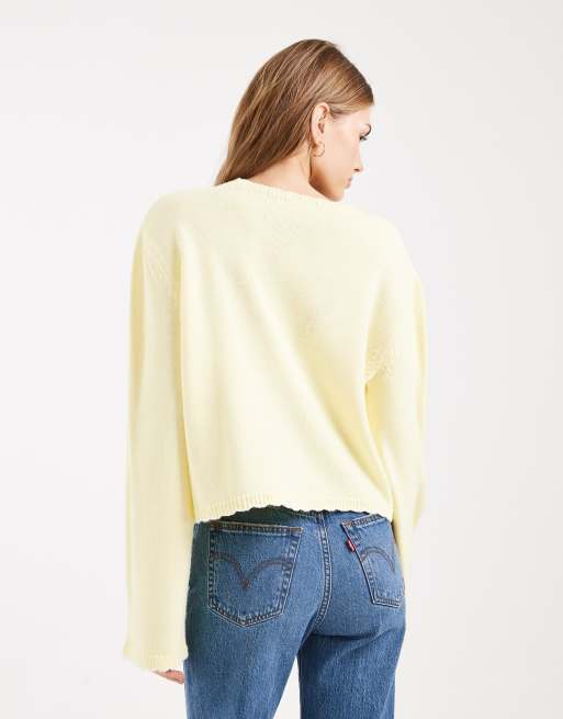 Cárdigan amarillo pálido con pespuntes de festón de Miss Selfridge, 2 de 4