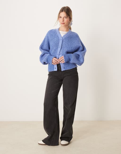 Cárdigan azul con mangas murciélago y cuello de pico de punto de ASOS DESIGN, 3 de 4