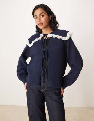 Cárdigan azul marino con lazada delantera y solapas grandes de Glamorous - view 1
