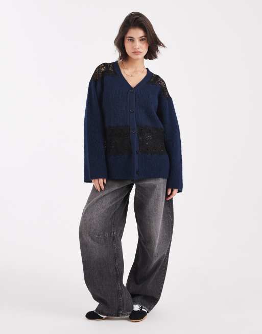 Cárdigan azul marino de corte boyfriend con insertos de encaje de ASOS DESIGN, 2 de 4