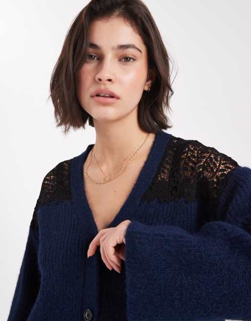 Cárdigan azul marino de corte boyfriend con insertos de encaje de ASOS DESIGN, 3 de 4