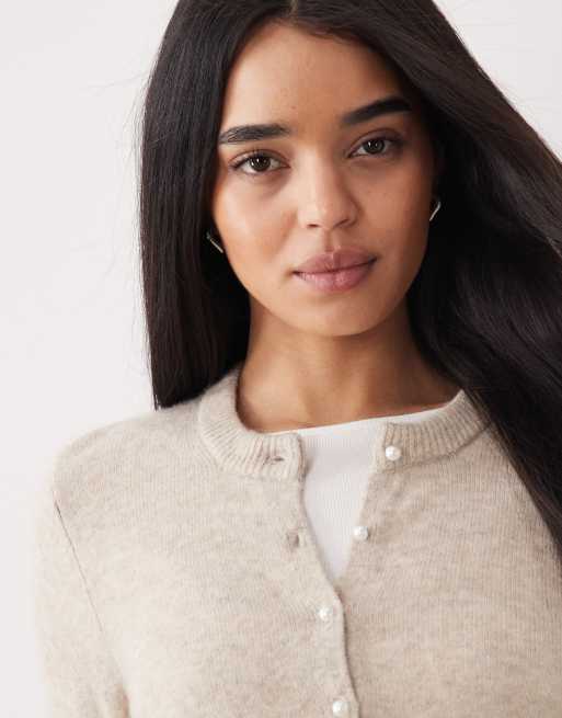 Cárdigan beis con botones de perlas de Abercrombie & Fitch, 3 de 4