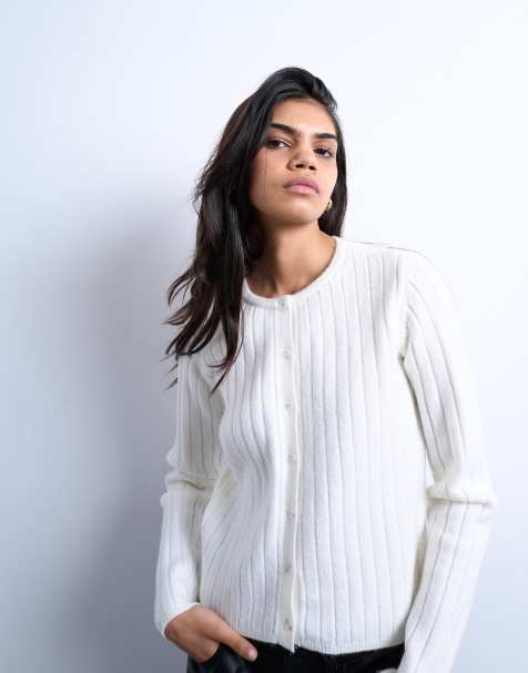 Cárdigan blanco con cuello redondo y botones de canalé de Topshop - view 1