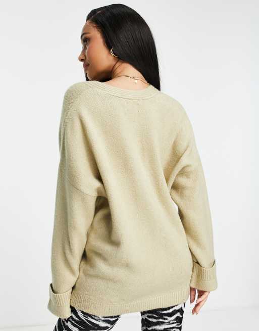 Cárdigan color avena extragrande con bolsillos y puños remangados de ASOS DESIGN Maternity, 3 de 4
