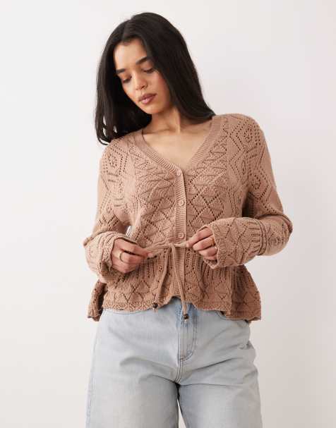 Cárdigan color camel con cuello de pico y sobrefalda en el bajo de mezcla de croché de Miss Selfridge - view 1