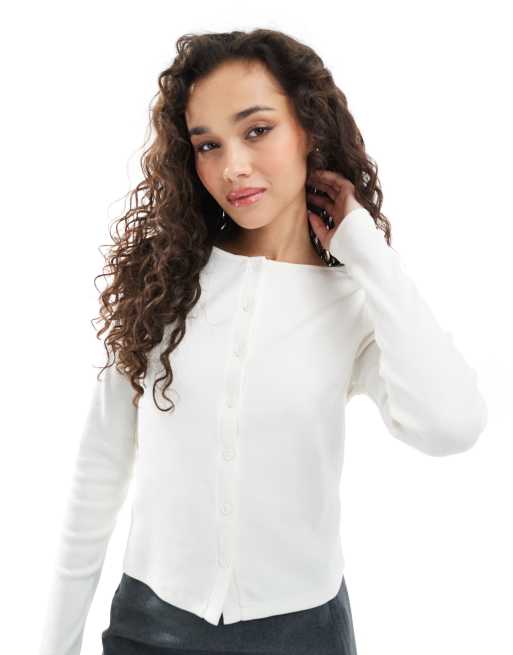 Cárdigan color crema con cuello redondo de New Look