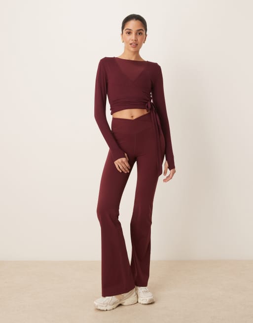 Cárdigan color vino con diseño envolvente de TALA, 3 de 4