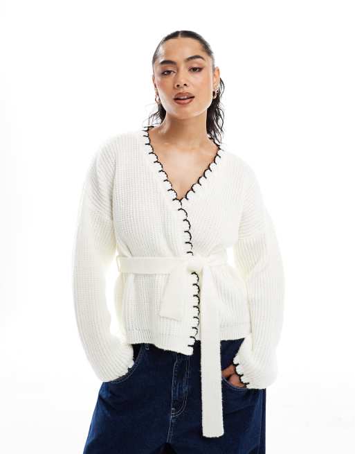 Cárdigan con cuello de pico, cinturón y pespuntes de festón de Miss Selfridge