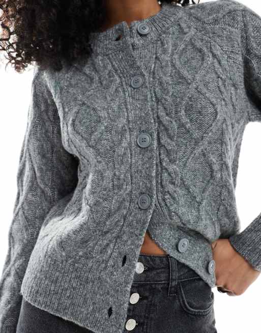 Cárdigan gris medio con cuello redondo de punto de ochos de New Look, 4 de 4