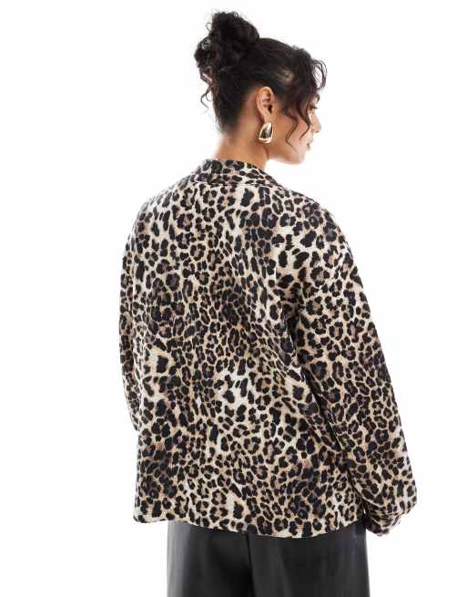 Cárdigan largo con estampado de leopardo de punto grueso de rizo de ASOS DESIGN, 3 de 4