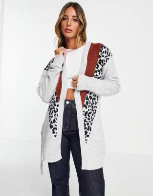 Cárdigan largo gris con estampado de leopardo y bolsillos de Liquorish 