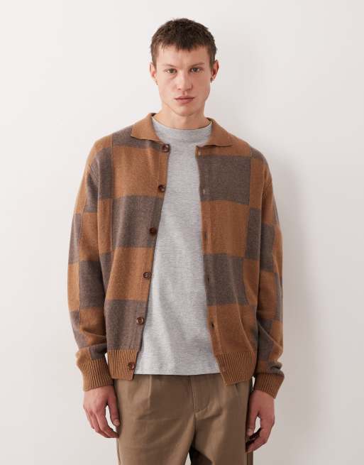 Cárdigan marrón y gris a cuadros abotonado con cuello tipo polo de punto de Pompeii