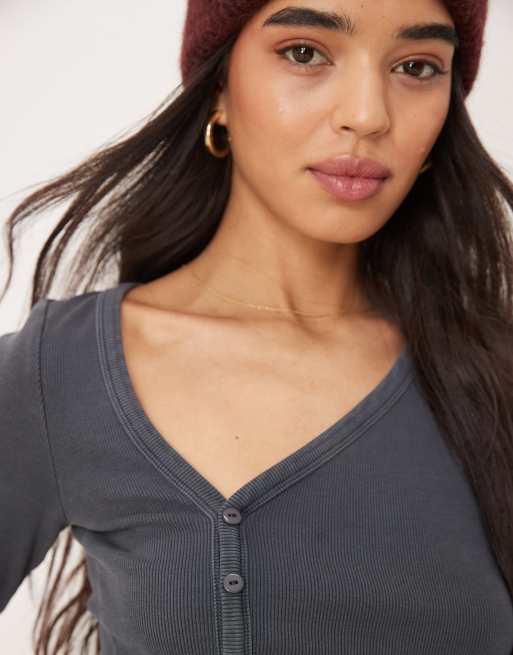 Cárdigan negro asimétrico con botones y lavado ácido de ASOS DESIGN, 2 de 4