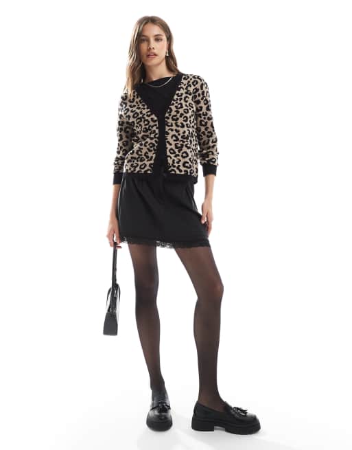 Cárdigan negro con cuello de pico y estampado animal de ONLY, 3 de 4