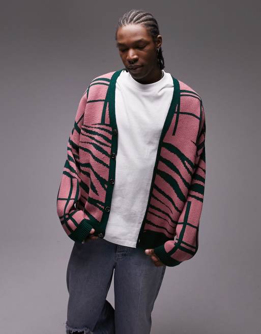 Cárdigan rosa extragrande con estampado mitad y mitad animal y a cuadros de punto de Topman