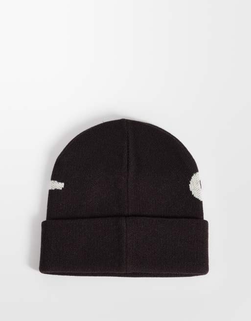 Carhartt WIP Beanie mit großem Cut-out-Logo in Dunkelbraun, 3 von 3