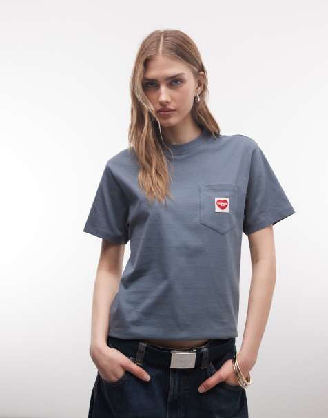 Carhartt WIP – Blå t-shirt med hjärttryck på fickan - view 1