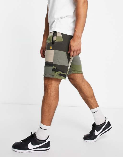 Carhartt WIP – Chase – Kamouflagemönstrade sweatshorts