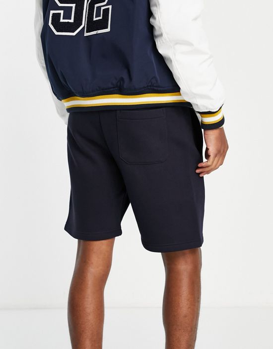 https://images.asos-media.com/products/carhartt-wip-chase-sweat-shorts-in-navy/202127935-3?$n_550w$&wid=550&fit=constrain