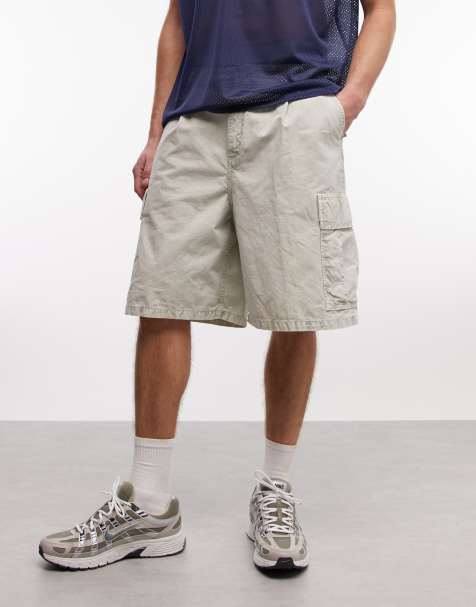 Carhartt WIP Cole relaxed fit cargo shorts in green - view 1