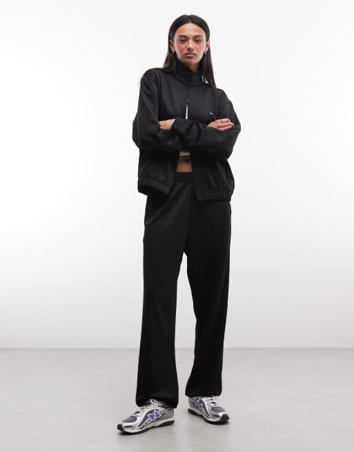 Carhartt WIP Conny heart patch sweat jacket and wide leg jogger co-ord in black, 3 z 3
