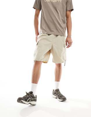 Carhartt WIP Carhartt WIP evers nylon cargo shorts in beige-Neutral
