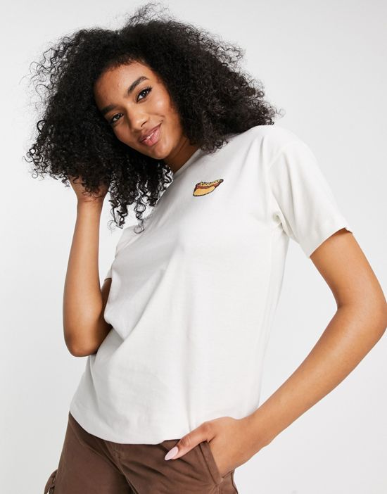 https://images.asos-media.com/products/carhartt-wip-flavor-hotdog-logo-t-shirt-in-off-white/202387112-3?$n_550w$&wid=550&fit=constrain