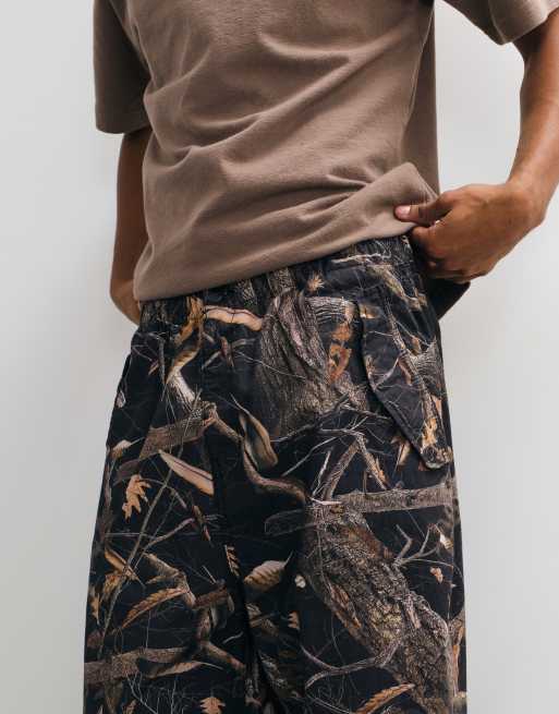 Carhartt WIP Fletcher byxor med raka ben i mörk camo tree-tryck, 2 av 5