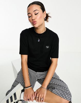 Carhartt WIP heart patch t-shirt in black - ASOS Price Checker