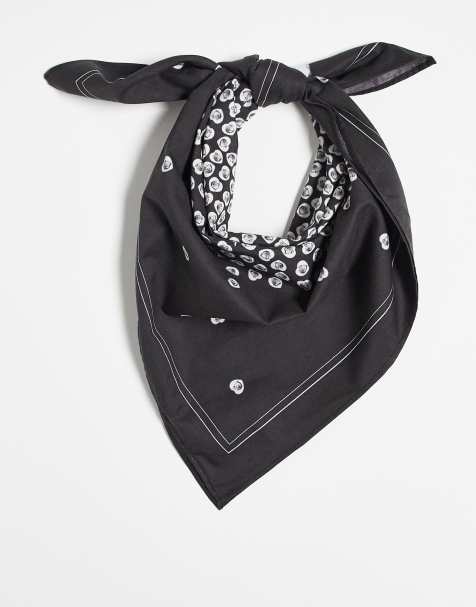 Carhartt WIP Heart To Hartt bandana in black - view 1