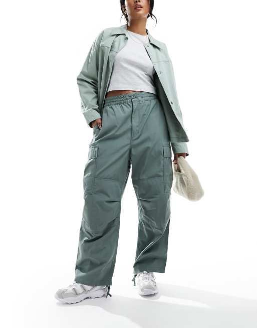 Carhartt WIP Jet parachute cargo pants in green 